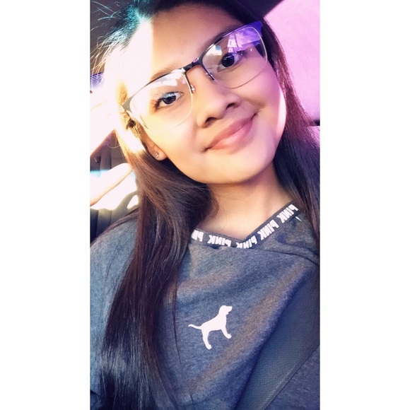 Meet your Posher, Kayla - Picture 1 of 1